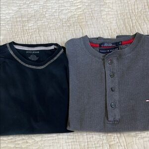 Tommy Hilfiger Gray Textured Henley Shirt & DKNY short sleeve blue TShirt M Mens